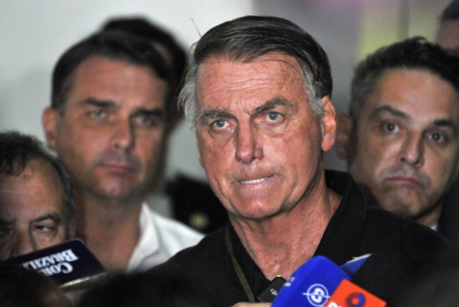 Chefes das Forças Armadas se reuniram 14 vezes com Bolsonaro após derrota na eleição e enquanto golpe era debatido, diz PF