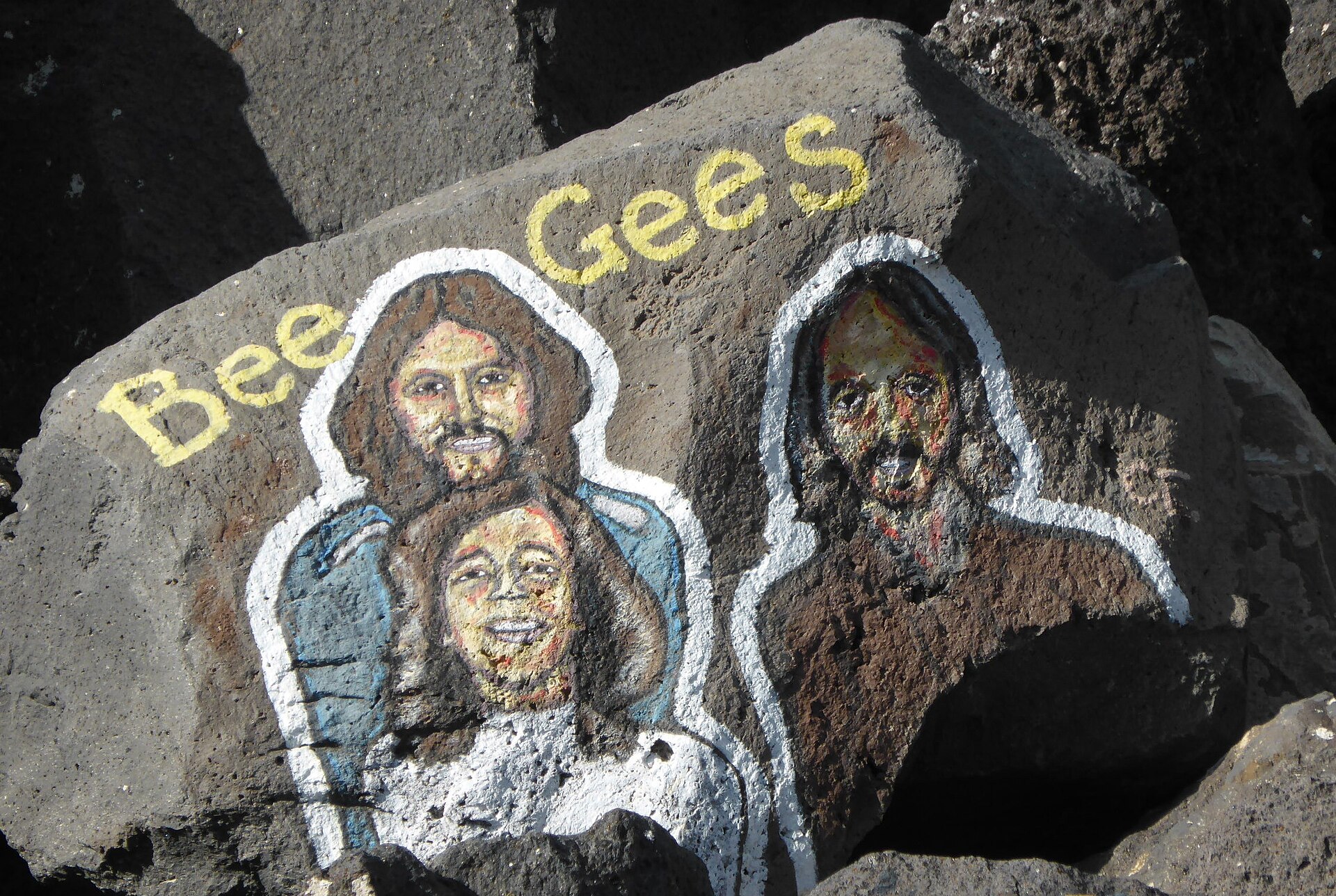 Imagem de referência de Bee Gees, descrito nos dados abertos como banda de pop anglo-australiana