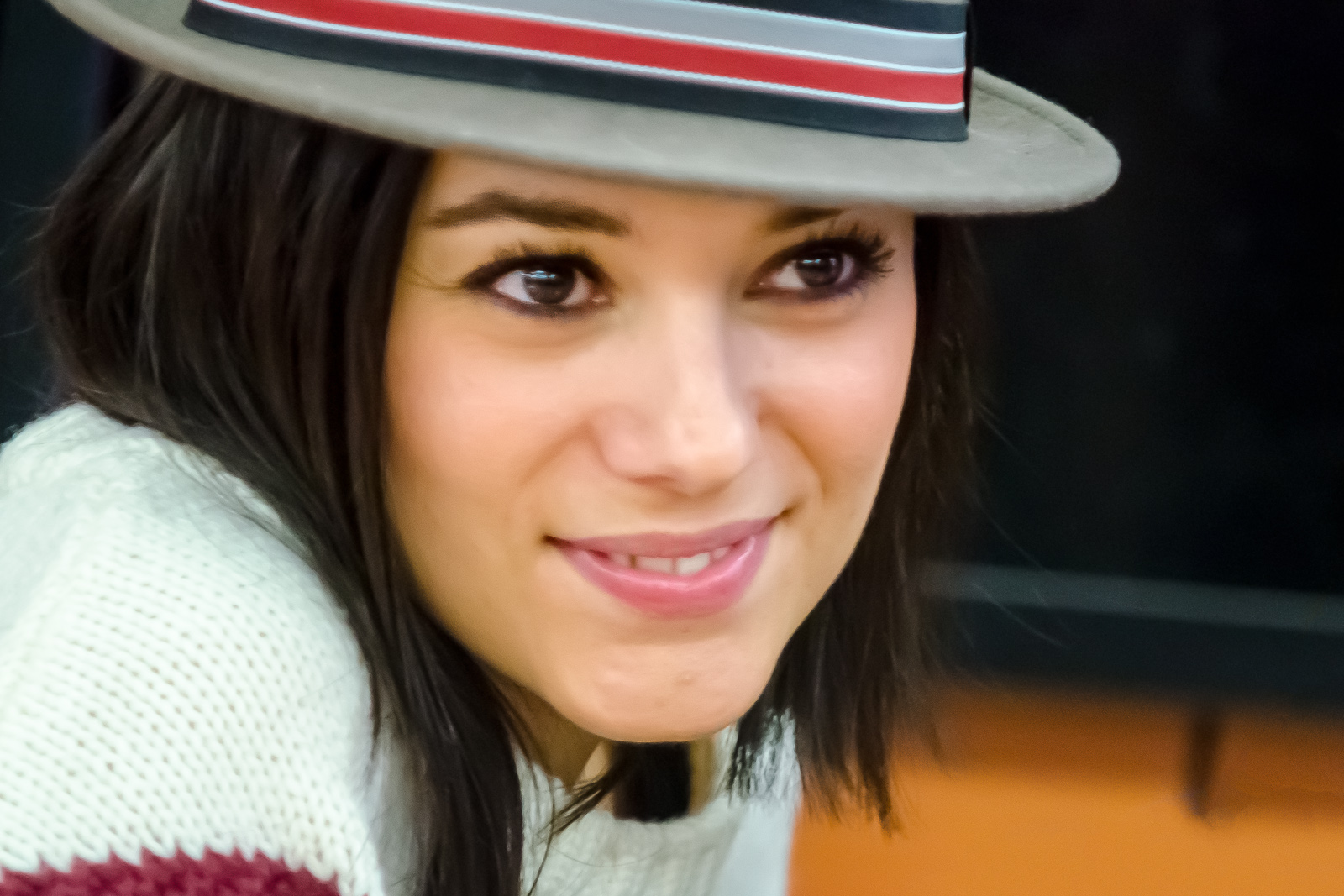 Imagem de referência de Alizée, descrito nos dados abertos como cantora francesa
