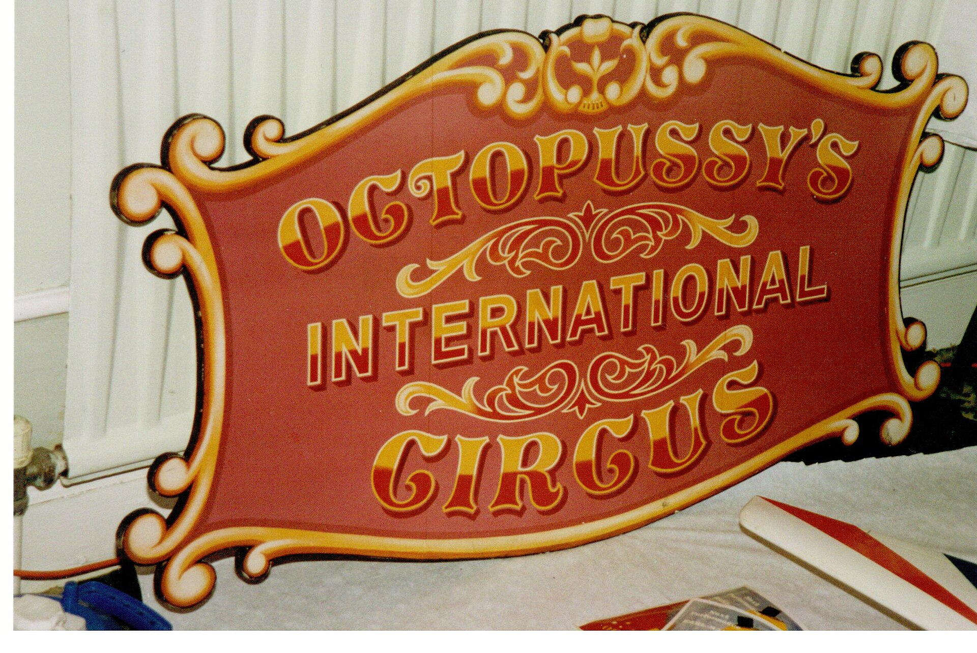 Imagem de referência de Octopussy, descrito nos dados abertos como filme de 1983 dirigido por John Glen