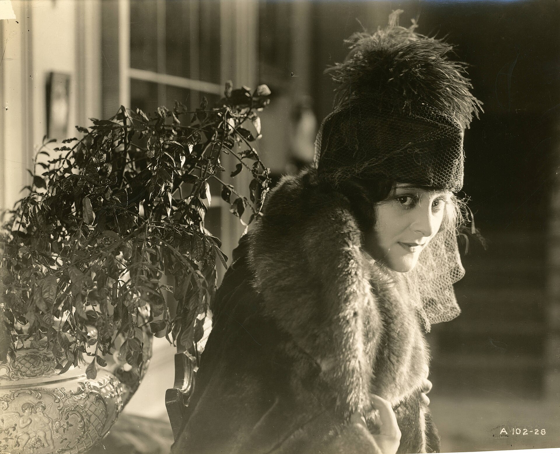 Imagem de referência de My Lady's Garter, descrito nos dados abertos como filme de 1920 dirigido por Maurice Tourneur
