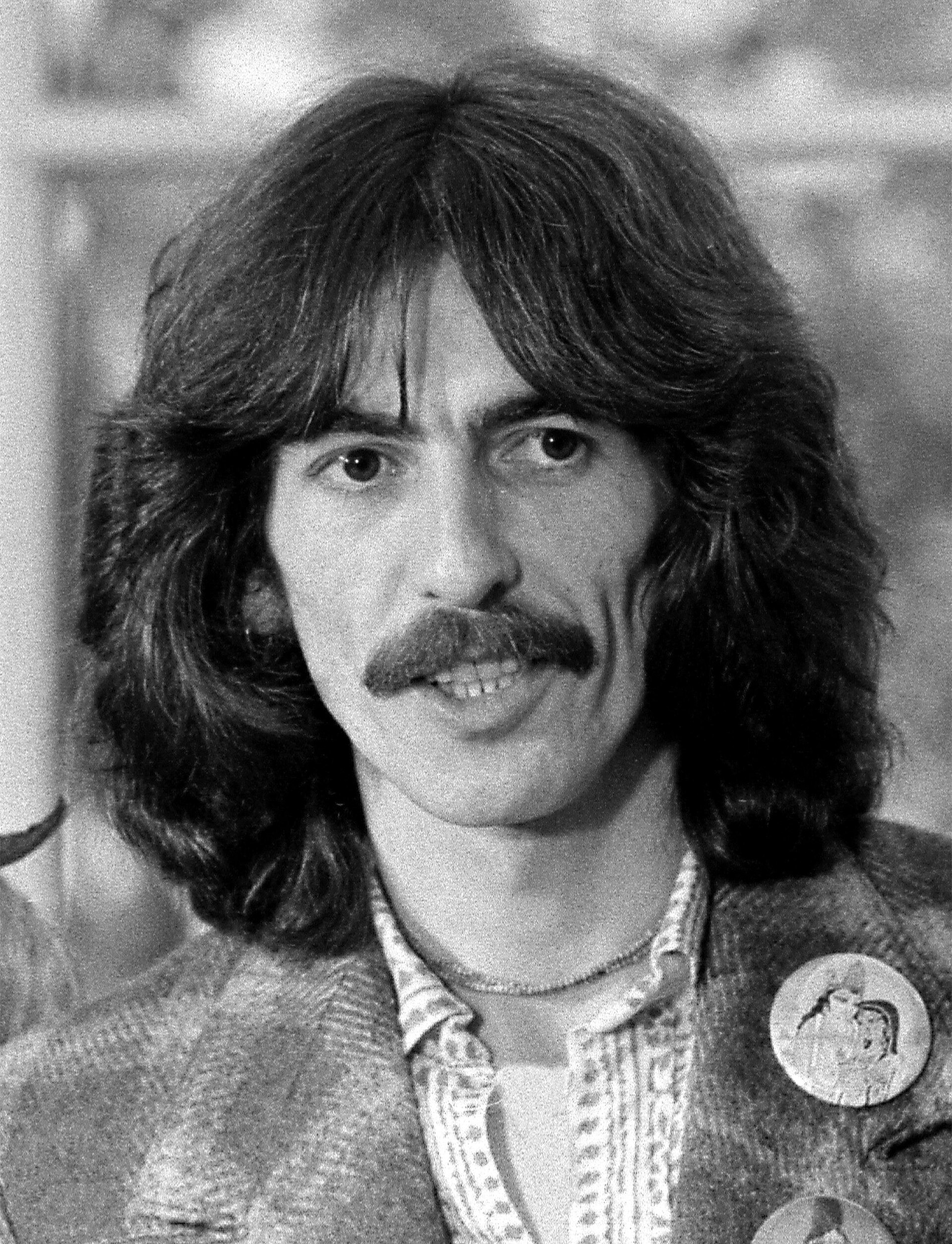 Imagem de referência de George Harrison, descrito nos dados abertos como cantor, compositor, produtor musical e cinematográfico britânico