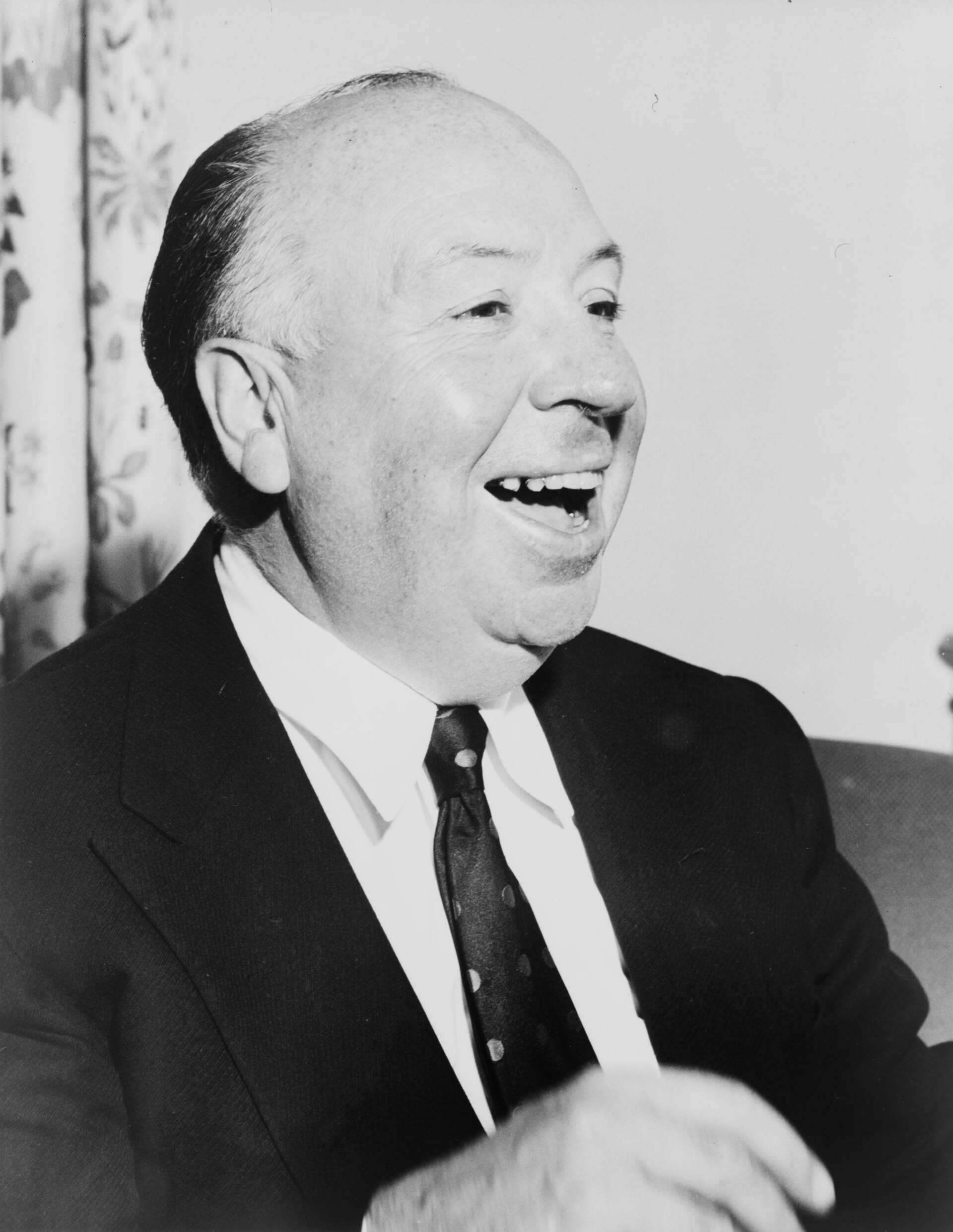 Imagem de referência de Alfred Hitchcock, descrito nos dados abertos como cineasta britânico (1899–1980)