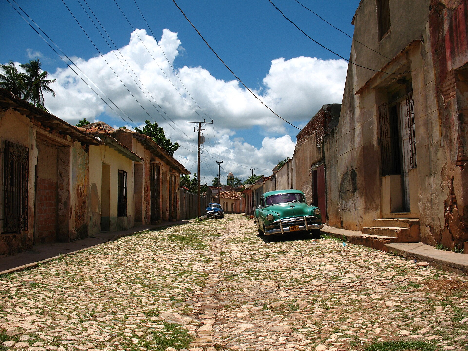 Imagem de referência de Affair in Trinidad, descrito nos dados abertos como filme de 1952 dirigido por Vincent Sherman