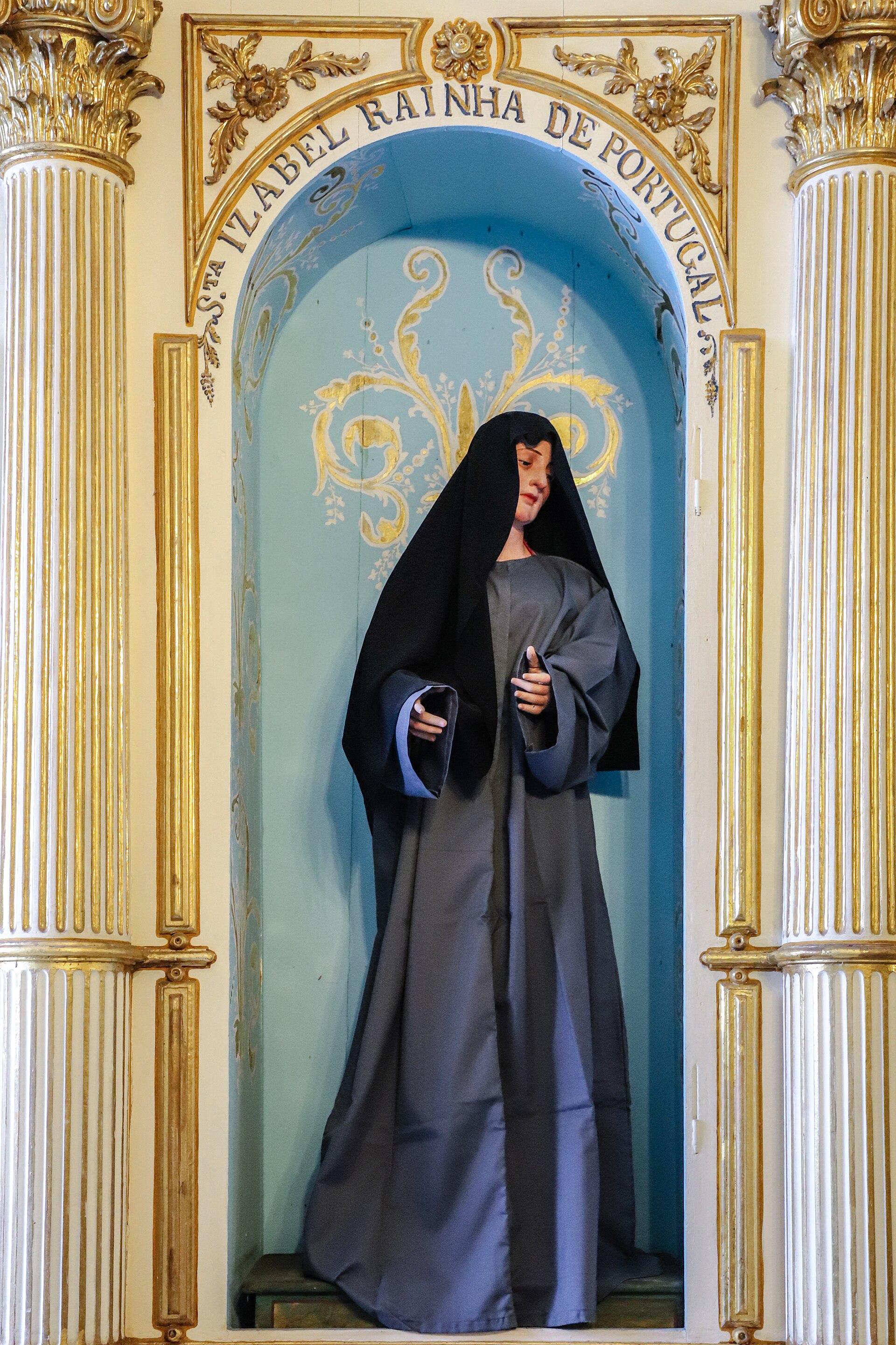 Imagem de referência de Santa Izabel Rainha de Portugal, descrito nos dados abertos como estátua na Igreja da Ordem Terceira de São Francisco, Salvador, Bahia