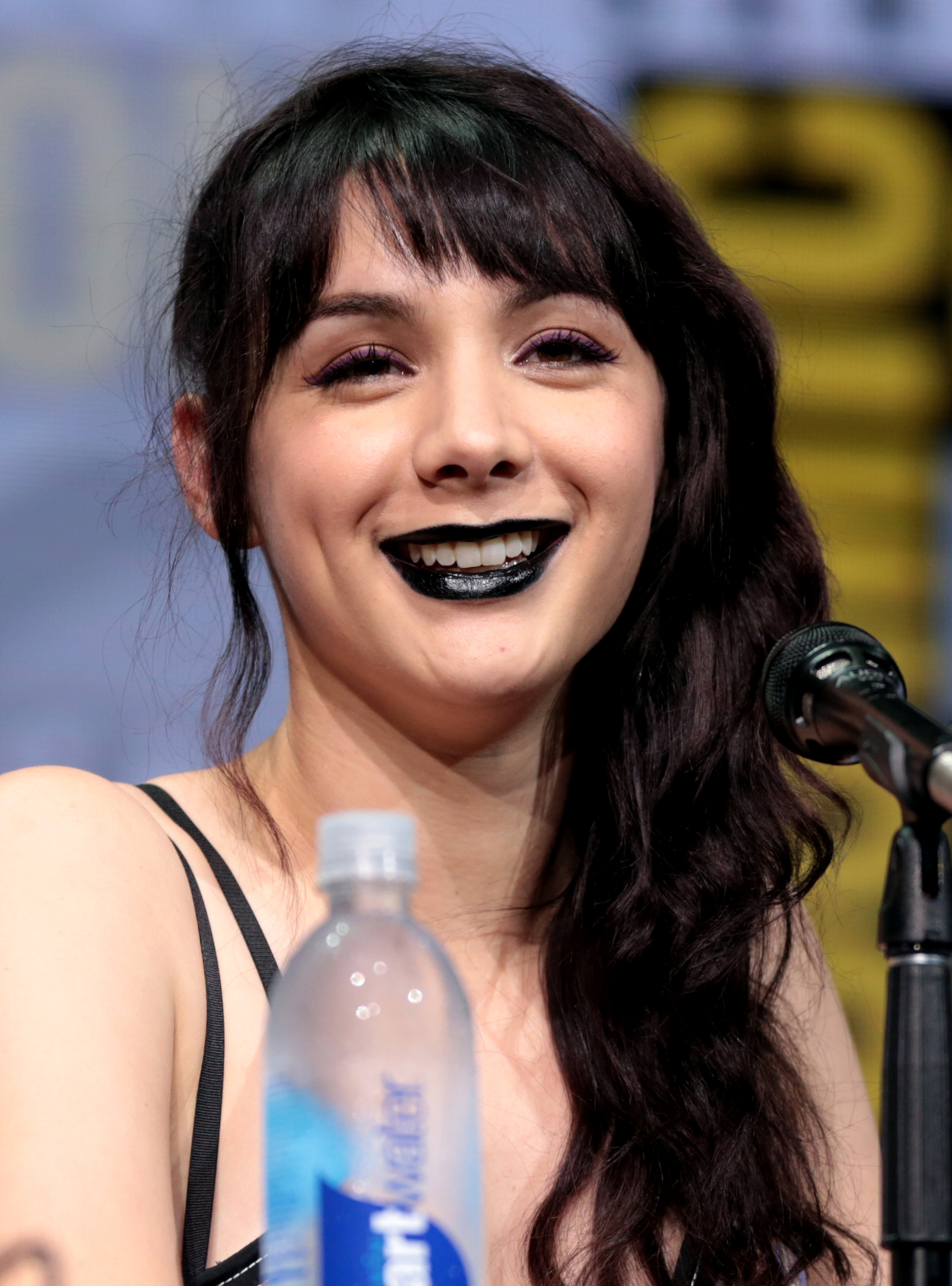Imagem de referência relacionada a Hannah Marks, item descrito como atriz americana
