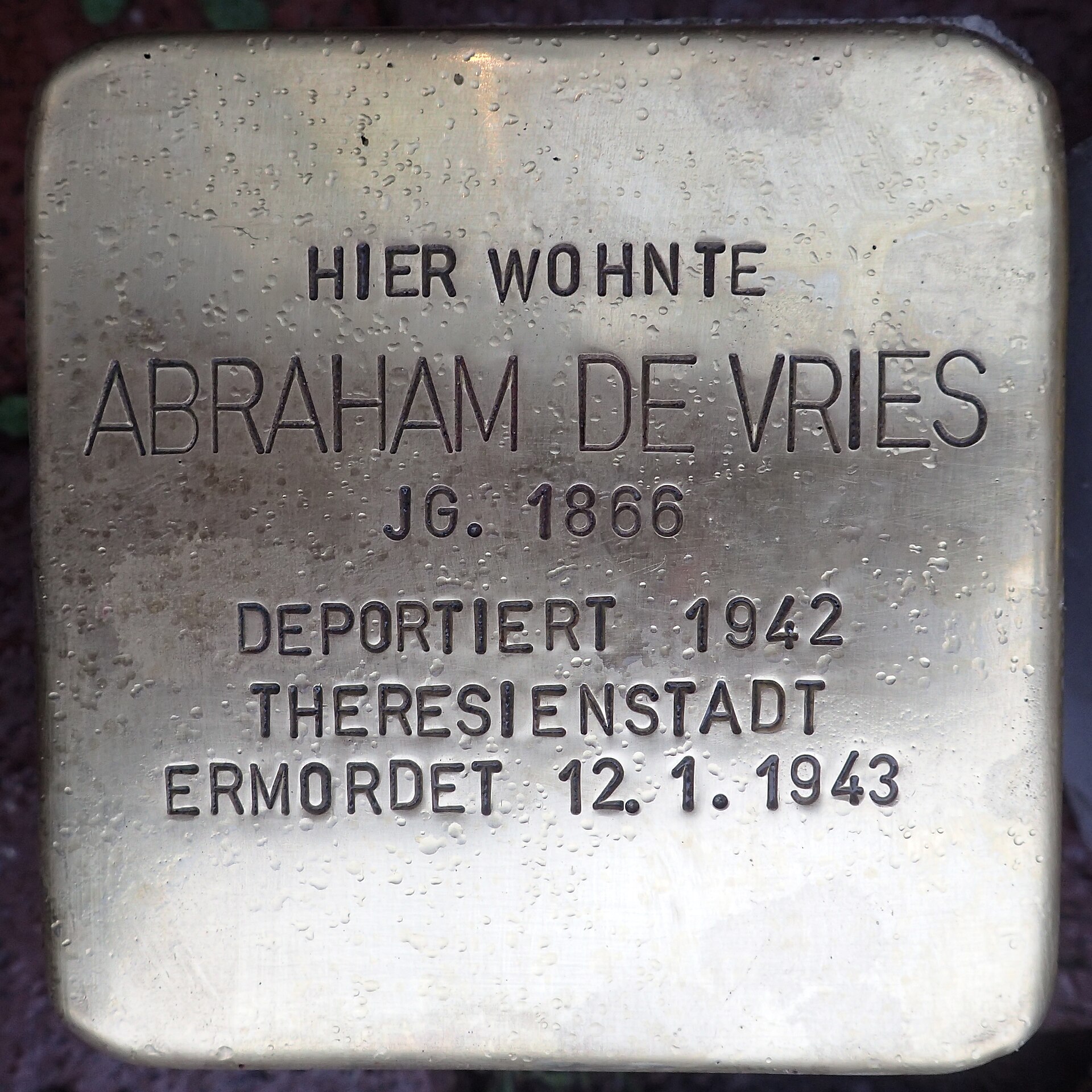Imagem de referência de Stolperstein para Abraham de Vries, descrito nos dados abertos como stolperstein em Weener, Alemanha