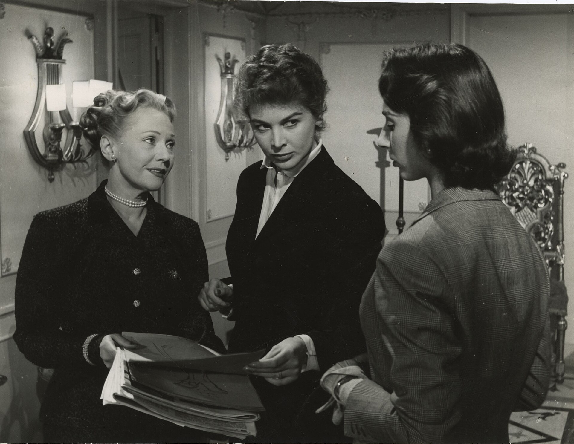 Imagem de referência relacionada a As Amigas, item descrito como filme de 1955 dirigido por Michelangelo Antonioni
