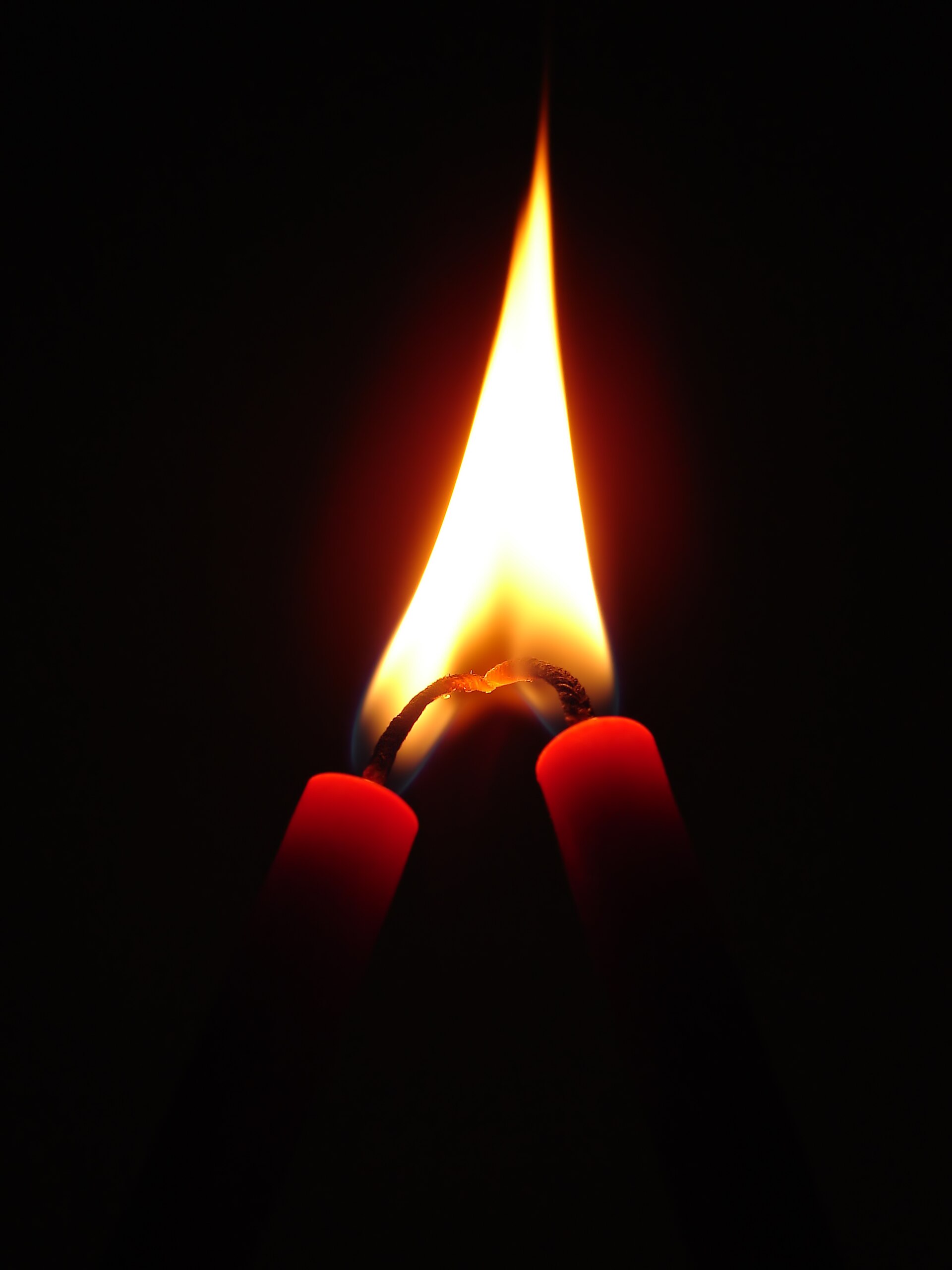 Imagem de referência de Velas na luz, descrito nos dados abertos como pintura de Adriano de Sousa Lopes