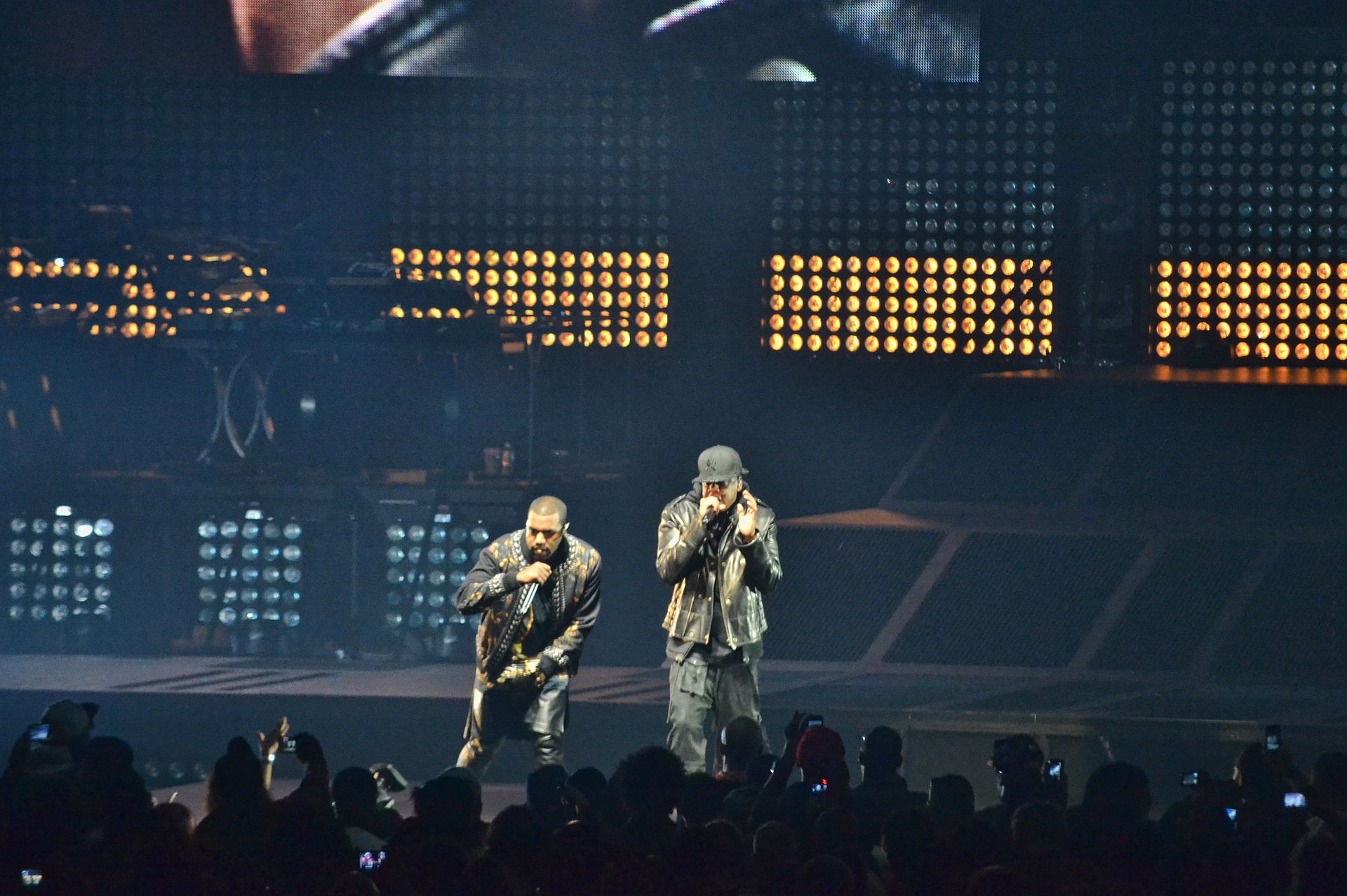 Imagem de referência relacionada a Watch the Throne, item descrito como álbum de estudio de Jay-Z e Kanye West