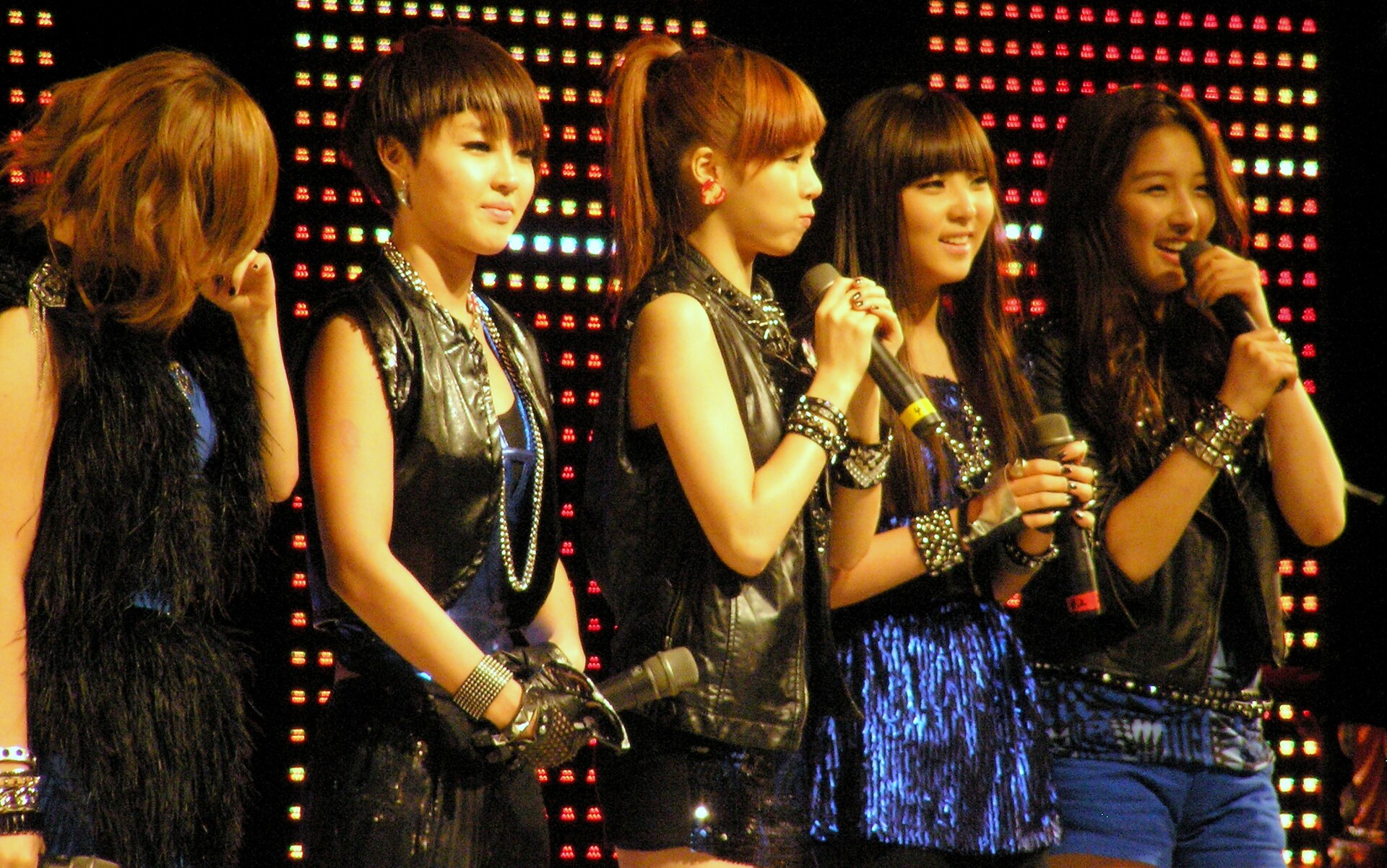 Imagem de referência de 4Minute, descrito nos dados abertos como grupo feminino sul-coreano