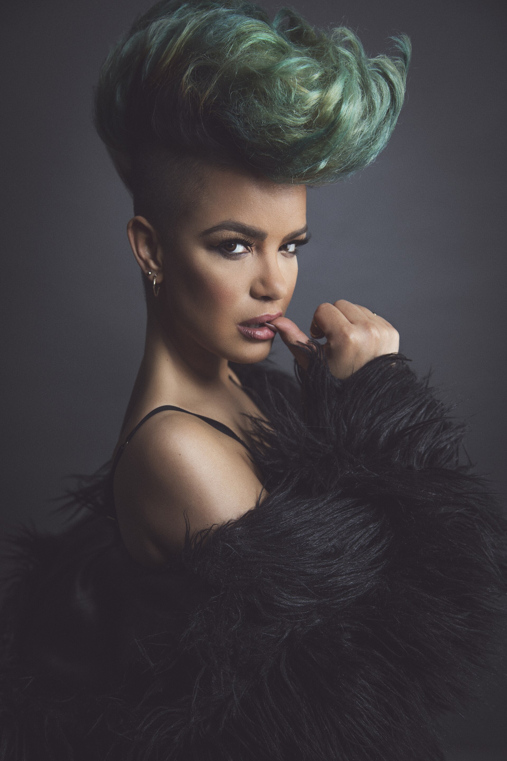 Imagem de referência relacionada a Eva Simons, item descrito como cantora neerlandesa