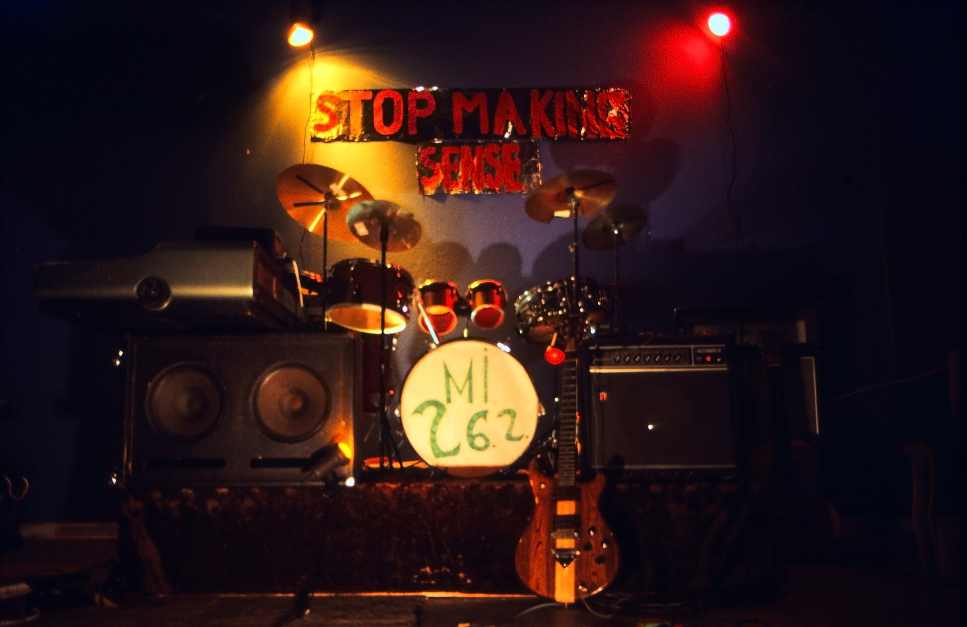 Imagem de referência relacionada a Stop Making Sense, item descrito como registro de referência sobre Stop Making Sense, organizado a partir de dados estruturados abertos