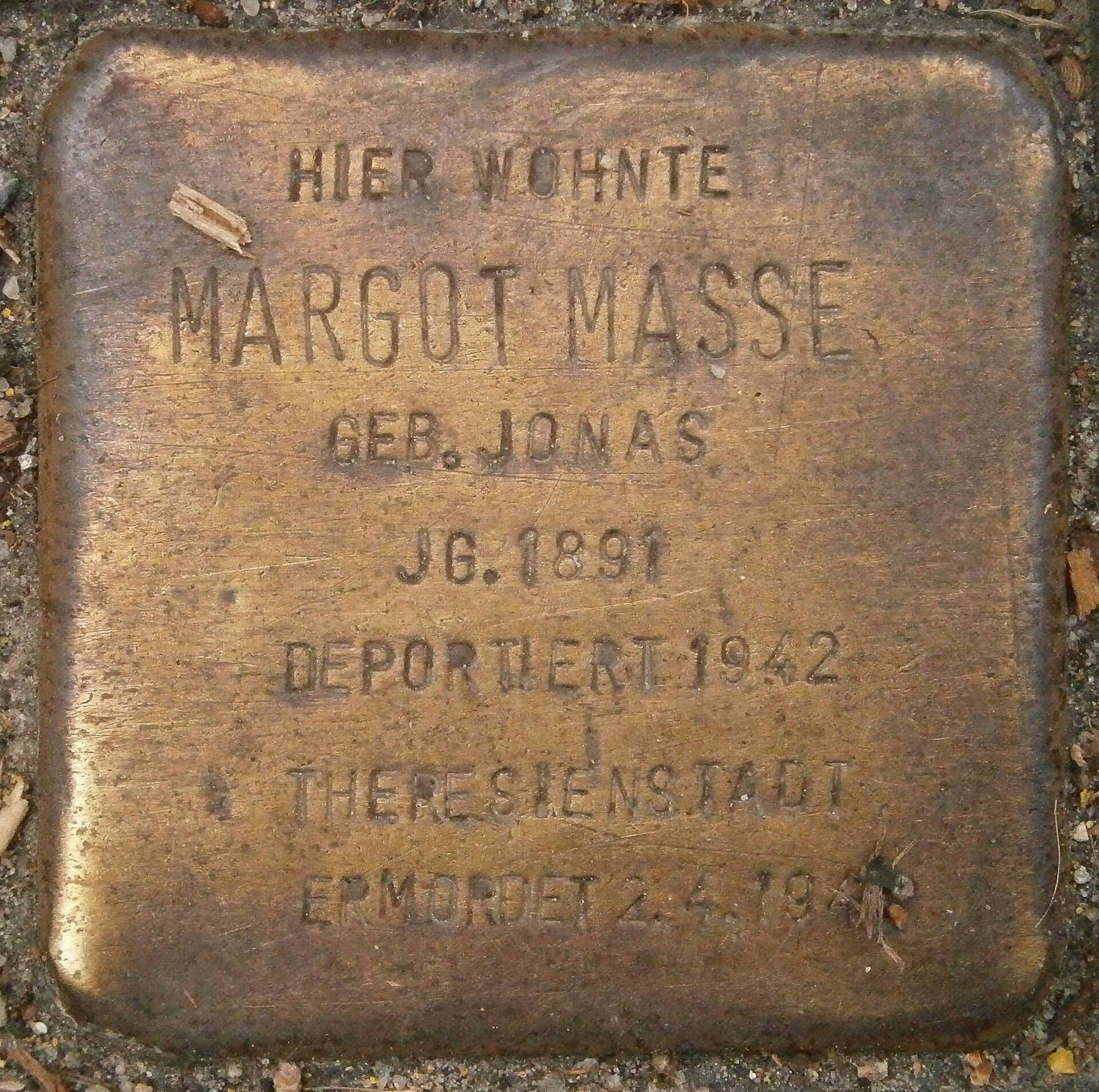 Imagem de referência de Stolperstein em memória de Margot Jonas, descrito nos dados abertos como stolperstein em Verden (Aller), Alemanha
