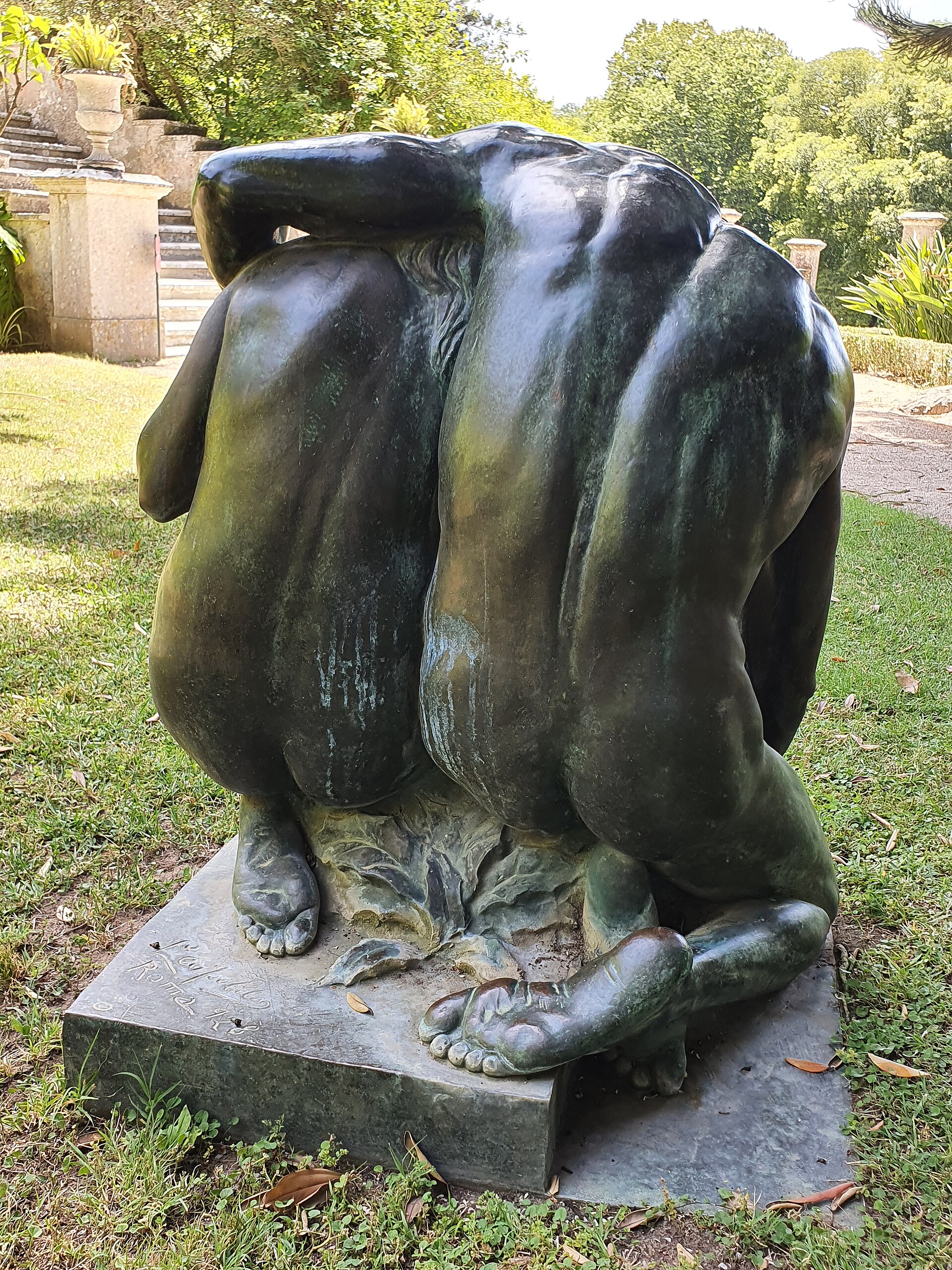 Imagem de referência de Homenagem Póstuma, descrito nos dados abertos como obra escultórica de Leopoldo de Almeida
