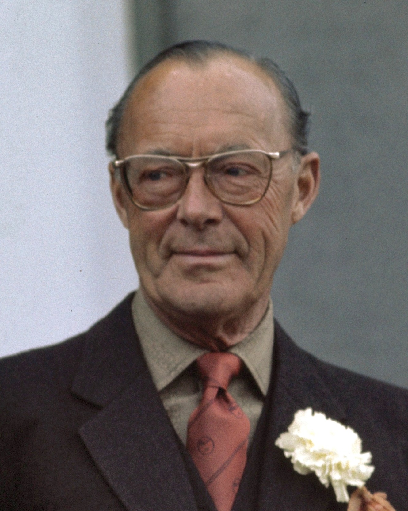 Imagem de referência relacionada a Bernardo de Lipa-Biesterfeld, item descrito como príncipe consorte dos Países Baixos (1911-2004)