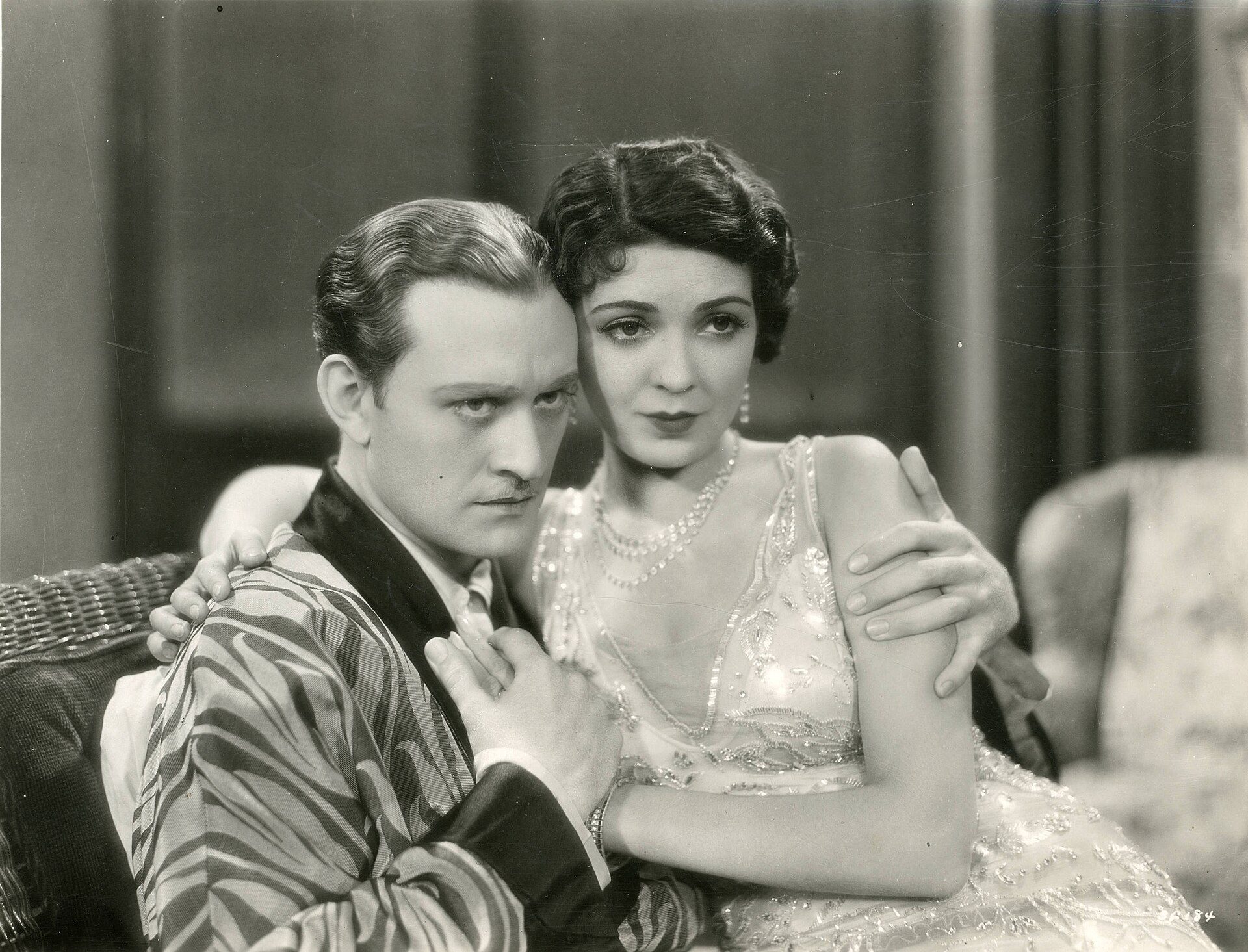 Imagem de referência de The Sacred Flame, descrito nos dados abertos como filme de 1929 dirigido por Archie Mayo