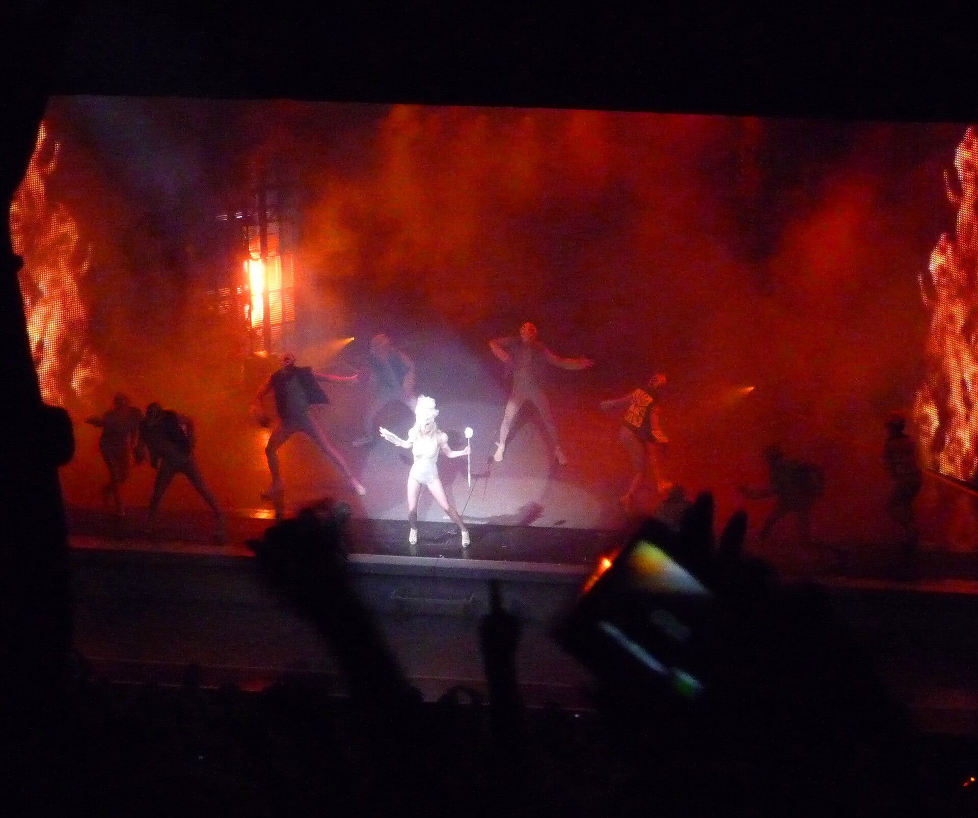 Imagem de referência relacionada a The Fame Monster, item descrito como álbum e EP de Lady Gaga de 2009