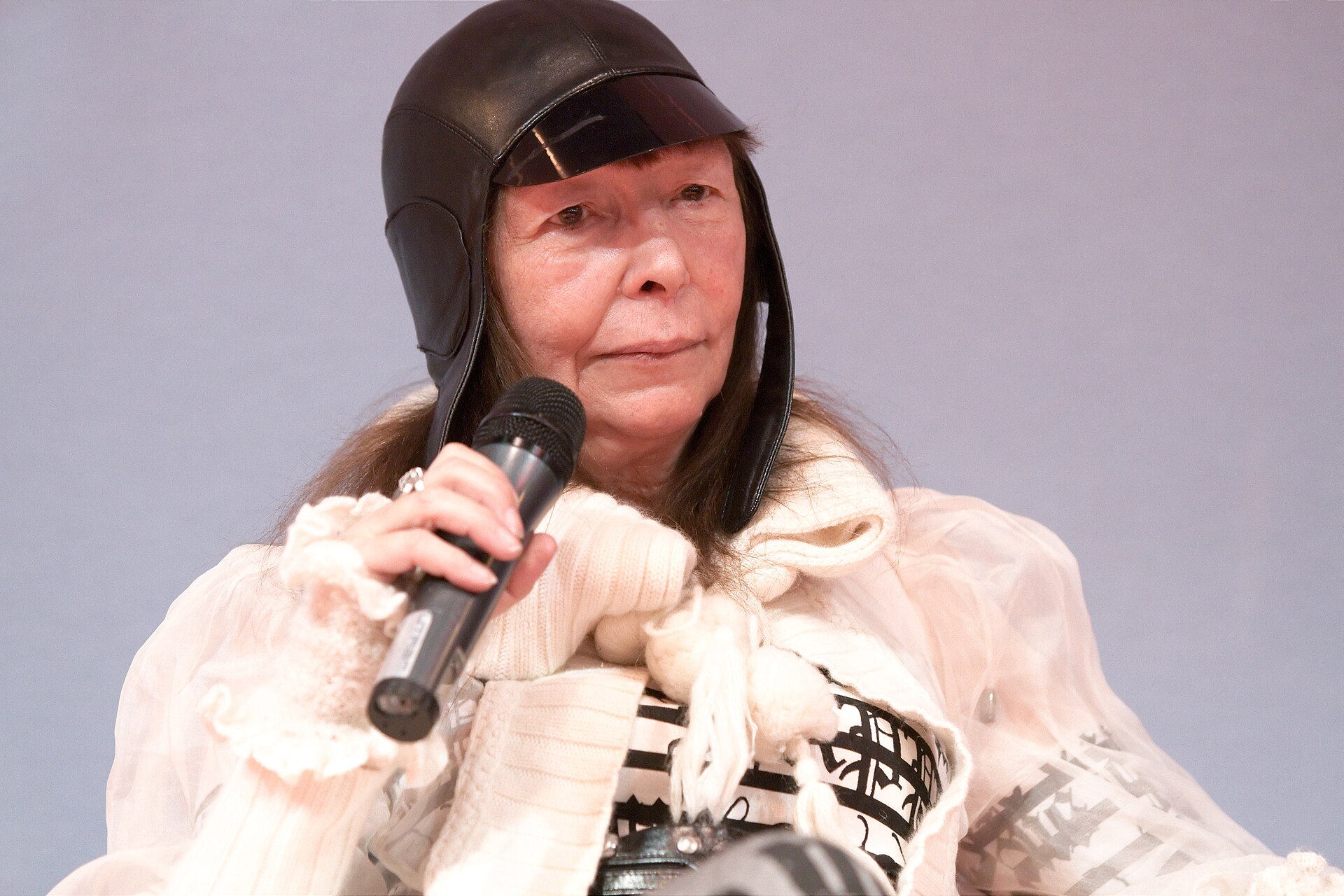 Imagem de referência relacionada a Brigitte Fontaine, item descrito como francês poeta and artista