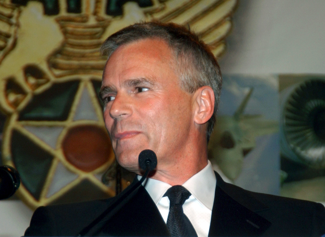 Imagem de referência de Jack O'Neill, descrito nos dados abertos como personagem da série de televisão Stargate