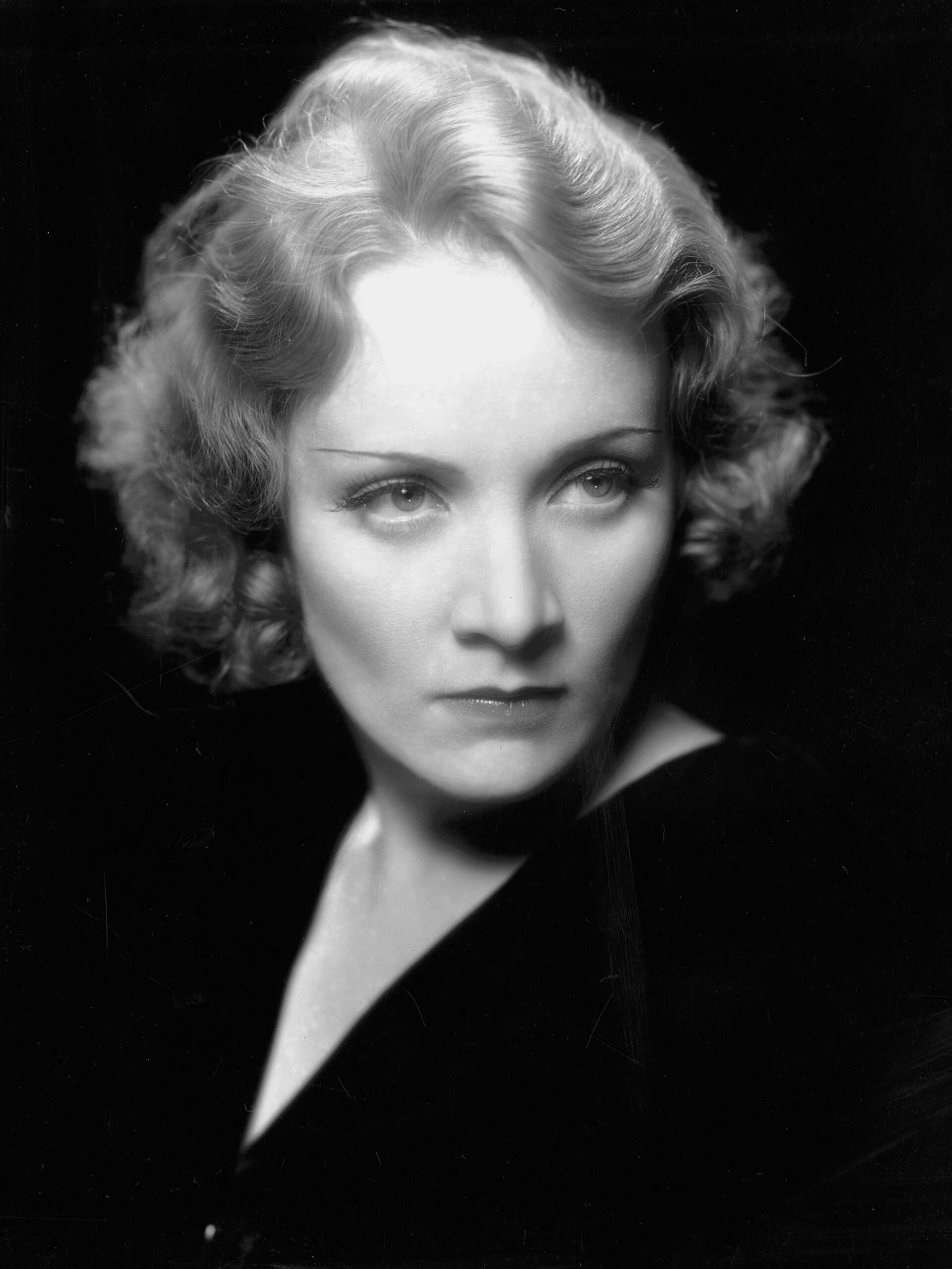Imagem de referência relacionada a Marlene Dietrich, item descrito como registro de referência sobre Marlene Dietrich, organizado a partir de dados estruturados abertos