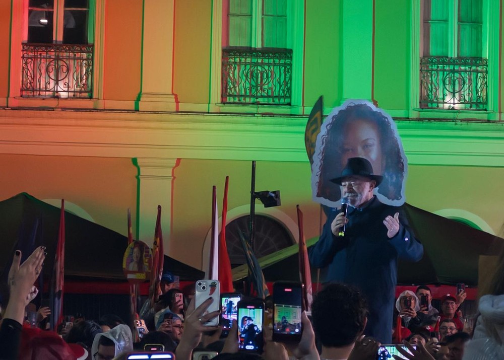 Presidente Luiz Inácio Lula da Silva em ato de campanha em Porto Alegre — Foto: Fernanda Canofre/Valor