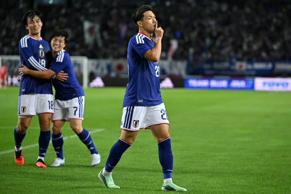 Na estreia de Diego Forlán, Uruguai perde amistoso para o Japão por 3 x 1