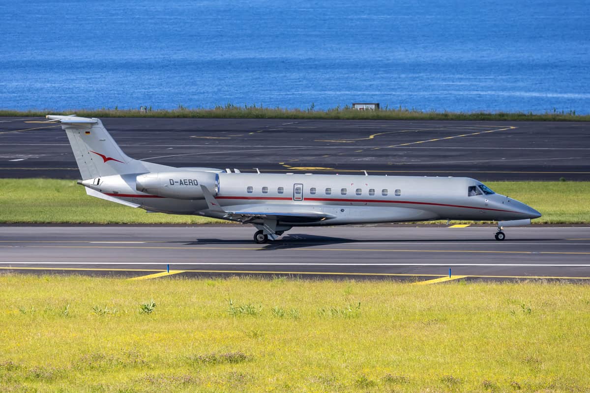 Legacy 650: conheça o jato de Vorcaro usado por Flávio Bolsonaro e Moraes
