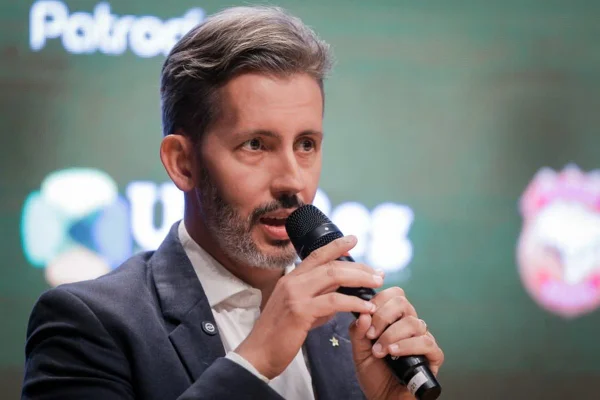 Grass assina carta de compromisso pela transparência e controle social