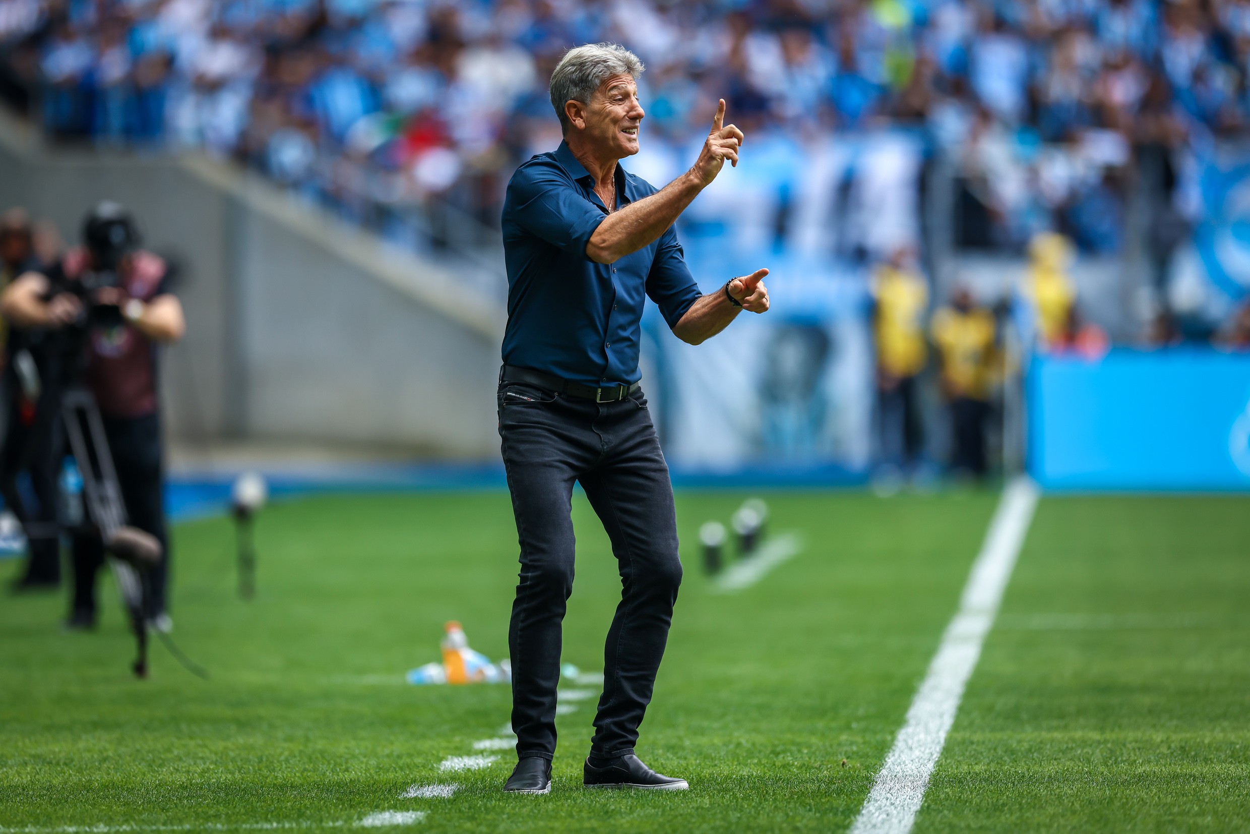 Bastidores: da Arena ao Rio, como Grêmio acertou saída de Luís Castro e volta de Renato