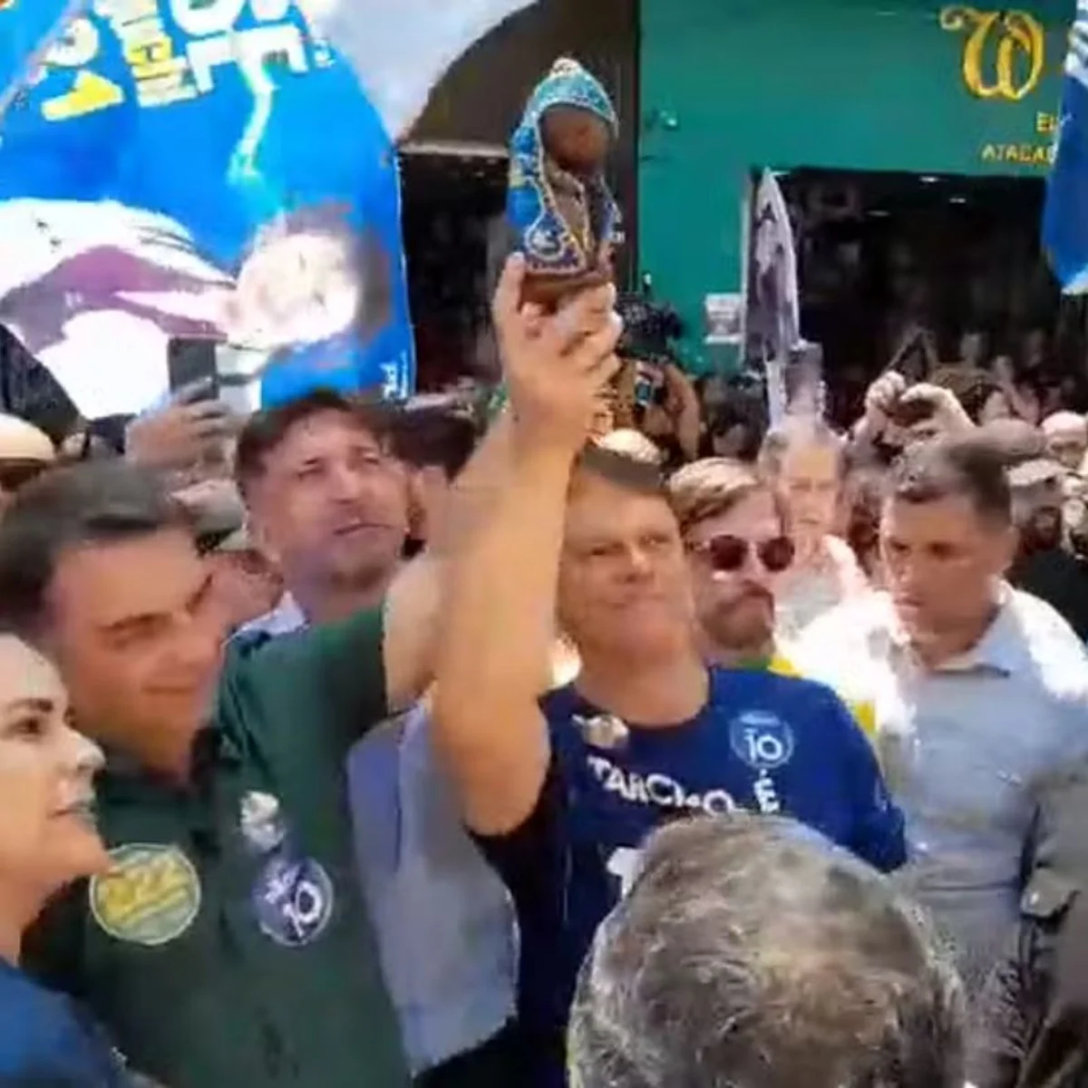 O sequestro do sagrado e a falência do debate