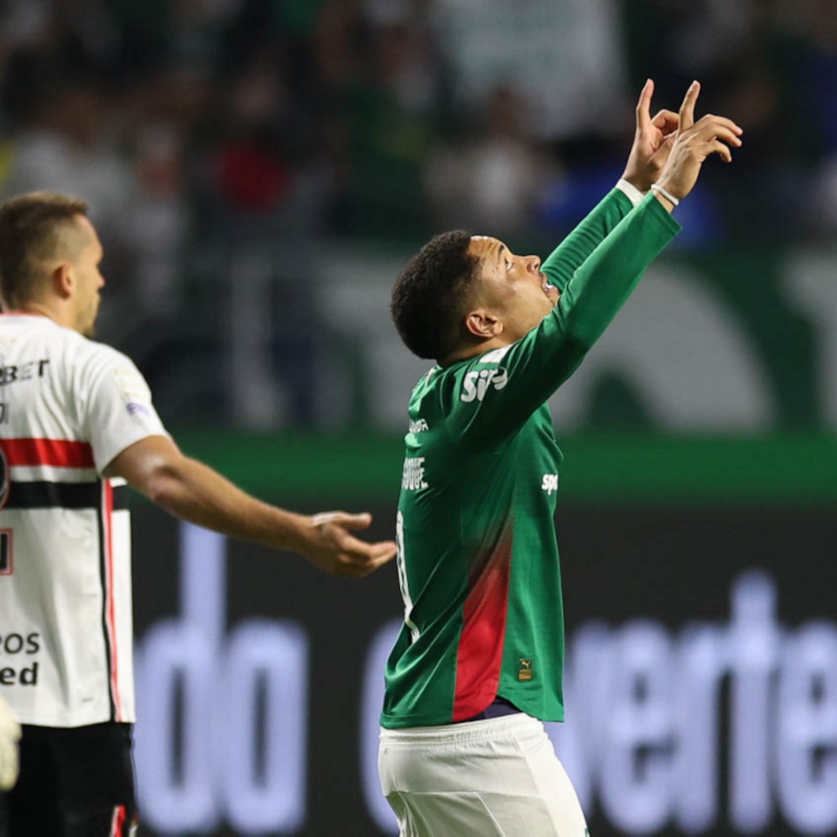 Palmeiras vence reservas do São Paulo e torce pelo Corinthians para manter liderança do Brasileirão
