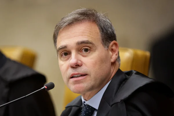 Mendonça restringe relatórios e impõe limite à Inteligência da PF