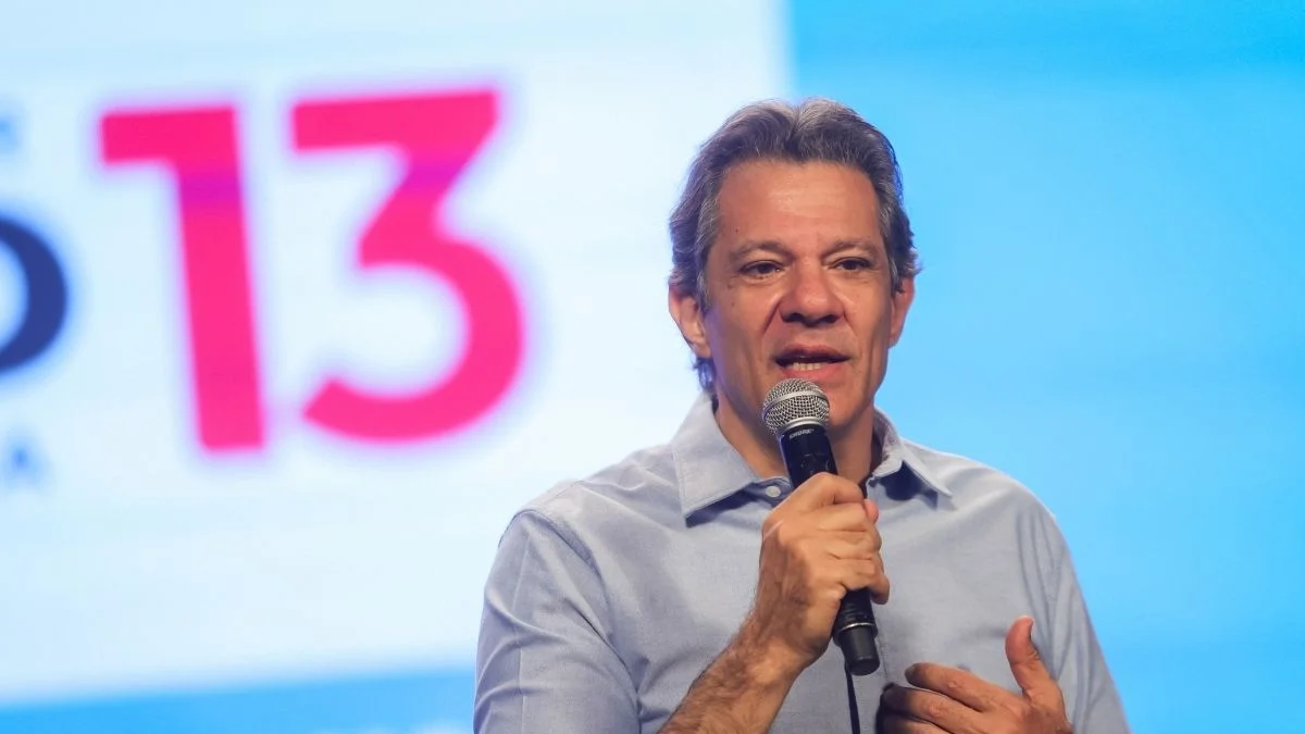 Haddad diz que "se Flávio for eleito, Vorcaro não fica mais na cadeia"