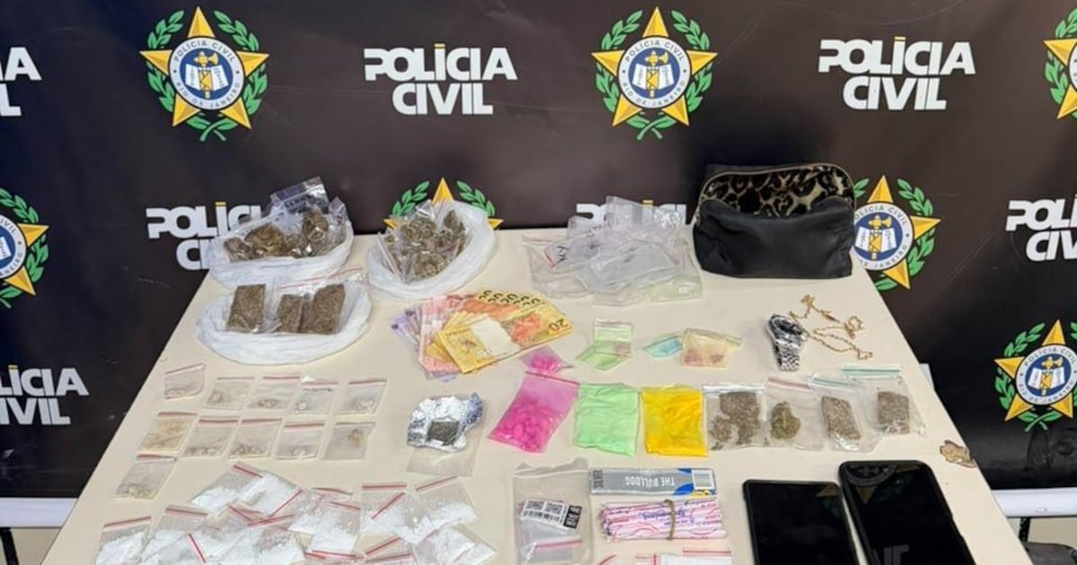 Polícia prende suspeito de tráfico de drogas por delivery no Recreio dos Bandeirantes, no Rio