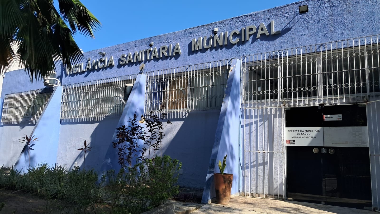 Clínicas odontológicas são interditadas funcionando com alvará e licenciamento sanitário falsos, em JP