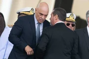 Fux e Kassio antecipam voto, e STF tem maioria para afastamento de Andrei
