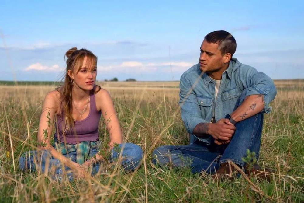 Uma Segunda Chance é uma adaptação do fenômeno literário homônimo da autora Colleen Hoover — Foto: Reprodução/IMDb