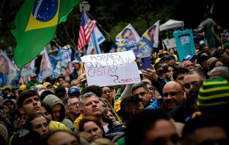 Feriado da Independência tem campanha em meio a crise no STF, Anitta de casa nova e muito romance no Rock in Rio; veja o que rolou