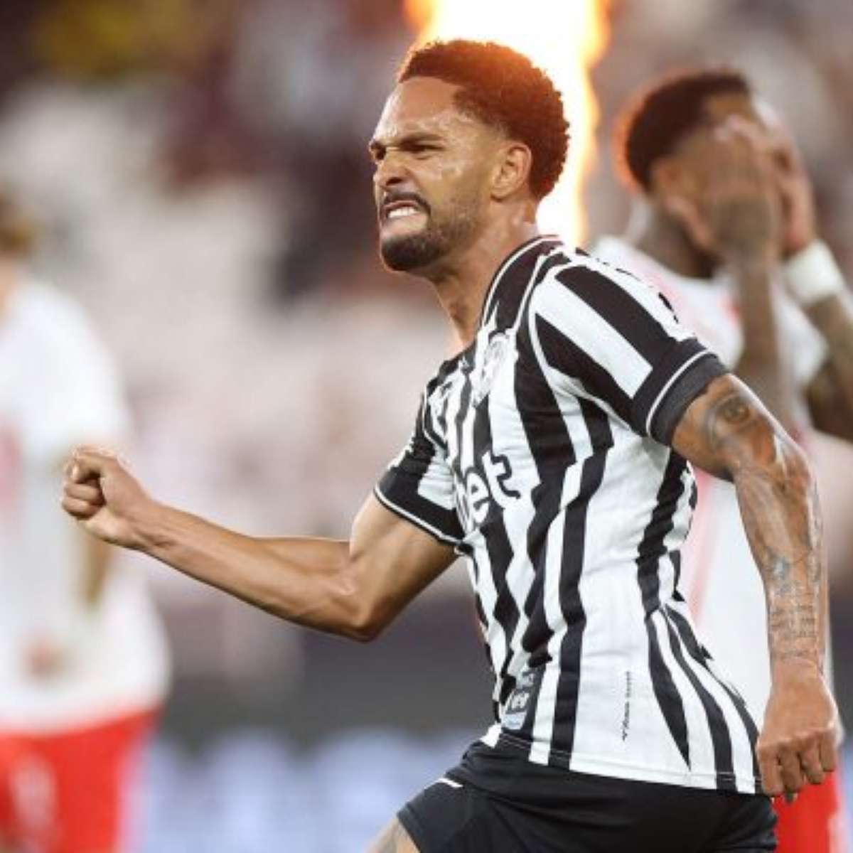 Vitinho marca contra o Bragantino, mas Botafogo empata mais uma vez