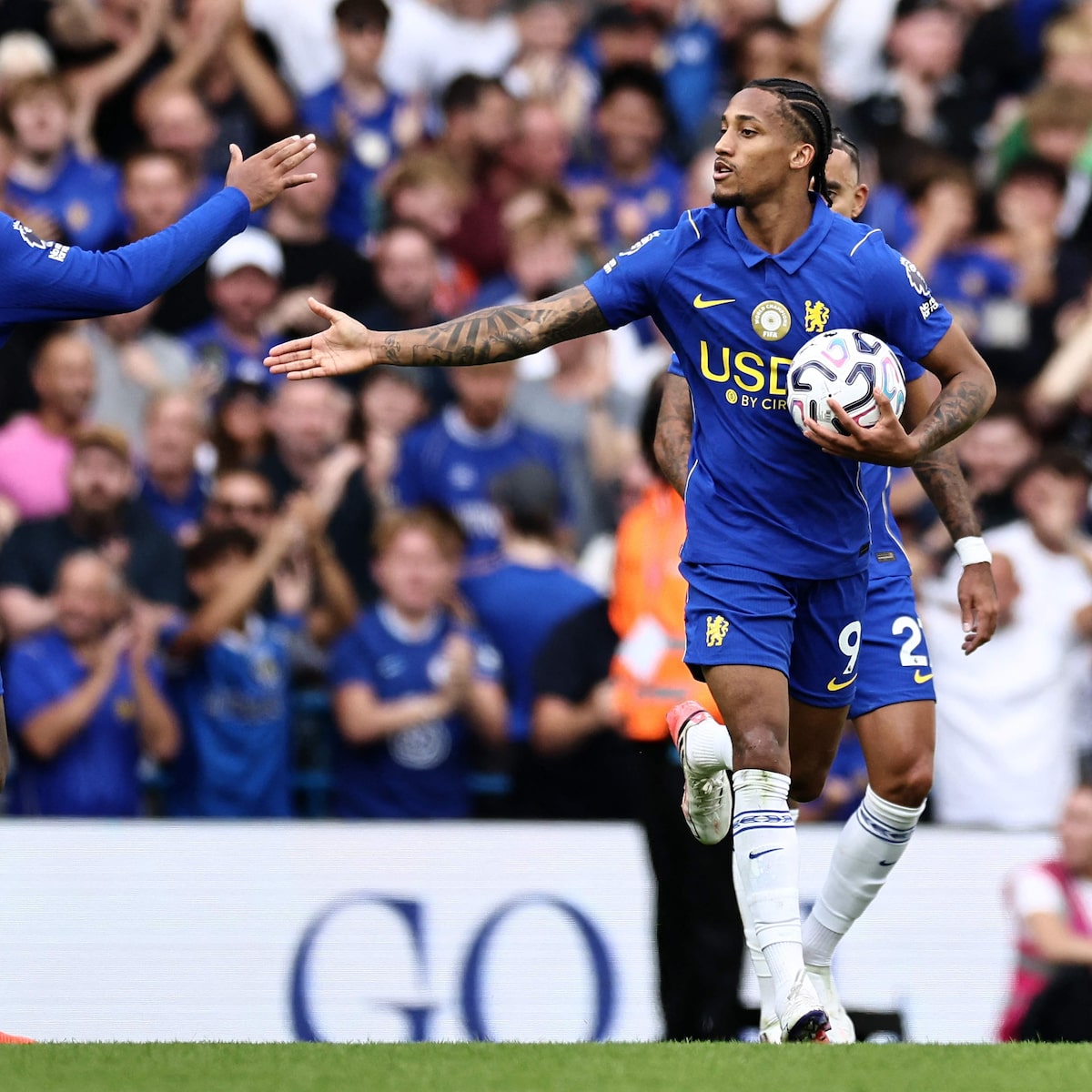 João Pedro marca, Chelsea reage e empata com Hull City; Liverpool deixa vitória escapar