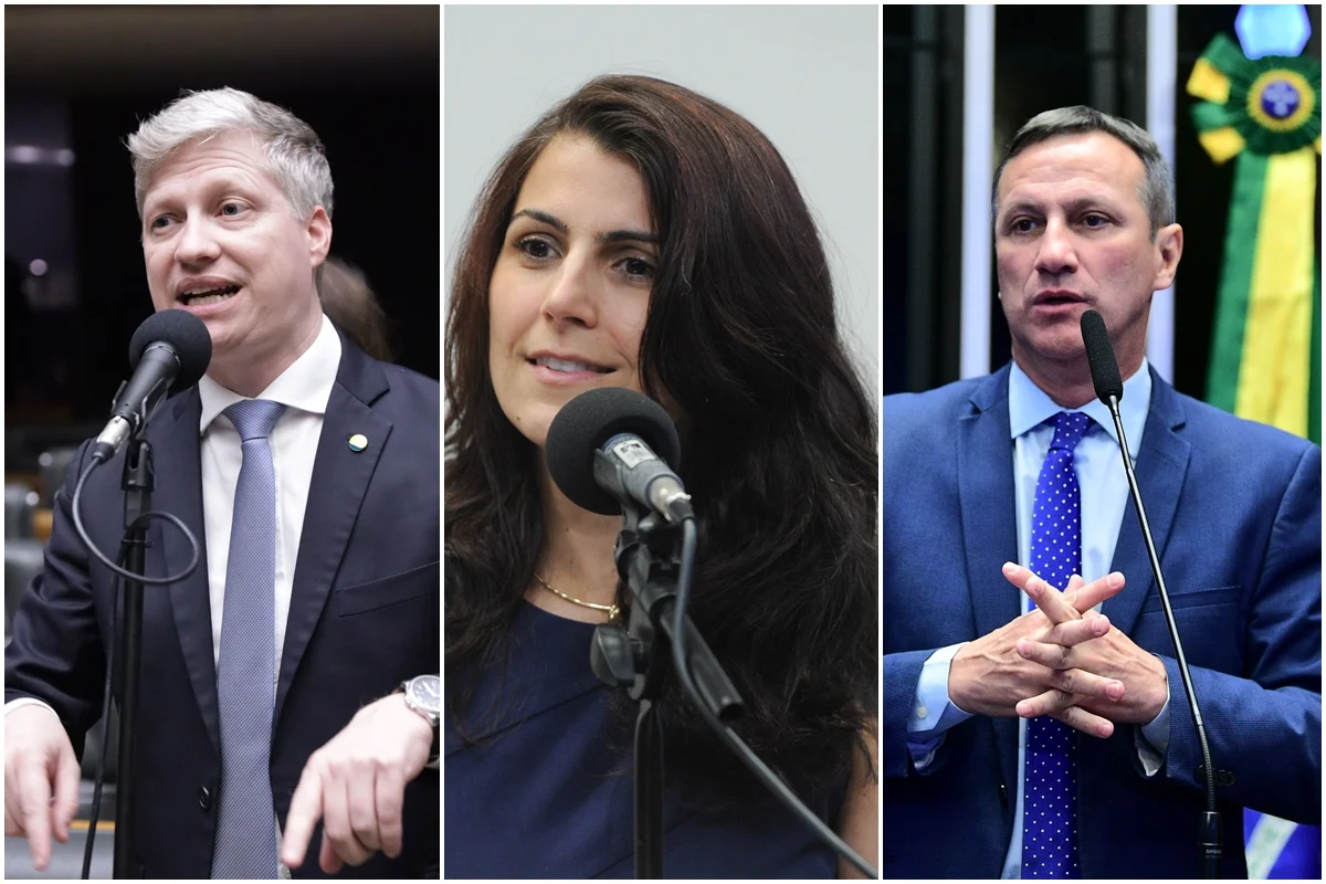 Montagem com fotos coloridas de Marcel Van Hattem (Novo), Manuela D'Avila (PSol)e Sanderson (PL), da esquerda para a direita