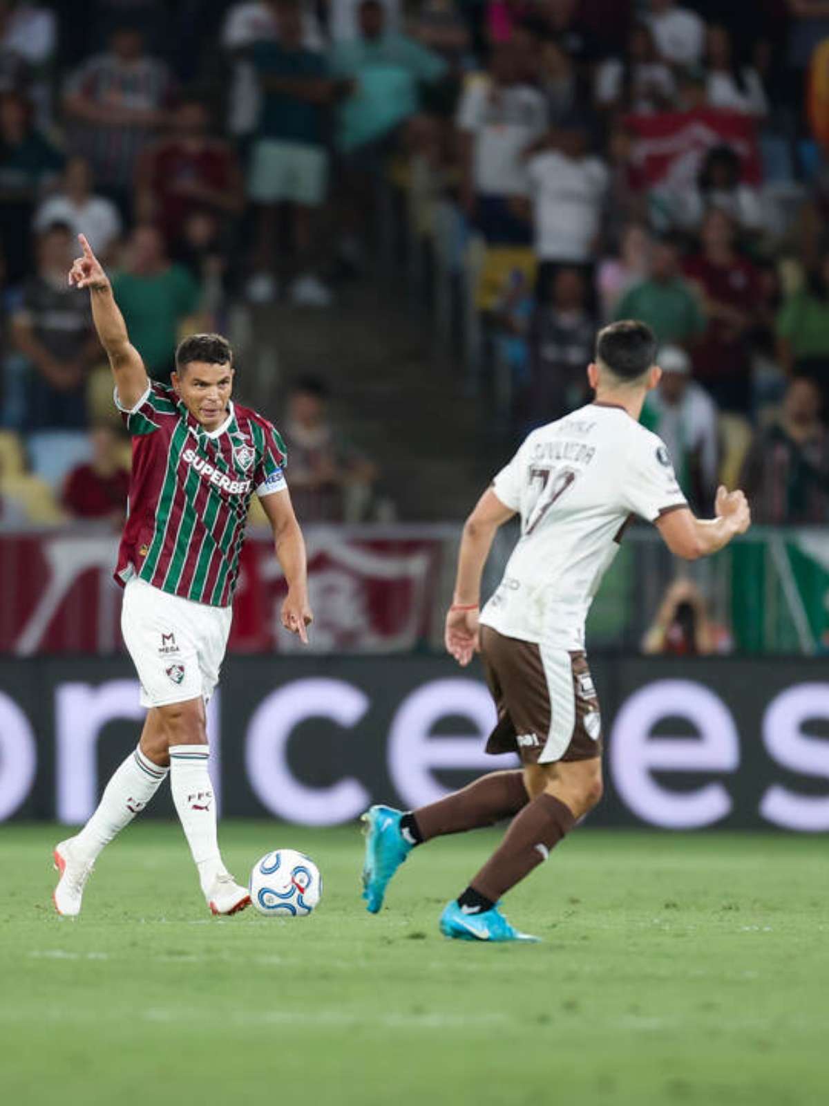 Thiago Silva expõe rotina no Fluminense: "À base de anti-inflamatório"