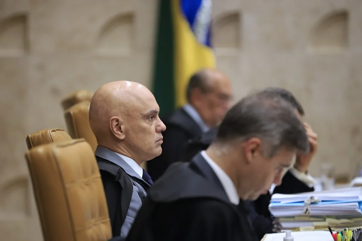 Moraes diz que Mendonça deixou 180 documentos de fora da quebra de sigilo