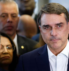 Flávio Bolsonaro teria viajado em mesmo avião que Moraes, em datas diferentes Foto: Wilton Junior/Estadão Conteúdo