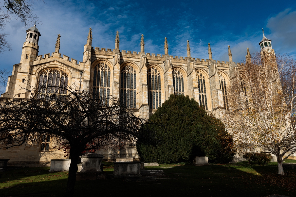 Príncipe George segue os passos do pai e tem 1° dia de aula em Eton College