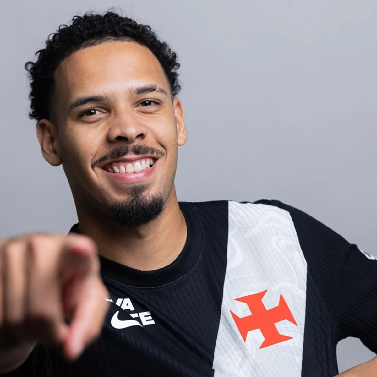 Vasco oficializa a contratação de Gabriel Pereira, do Copenhague