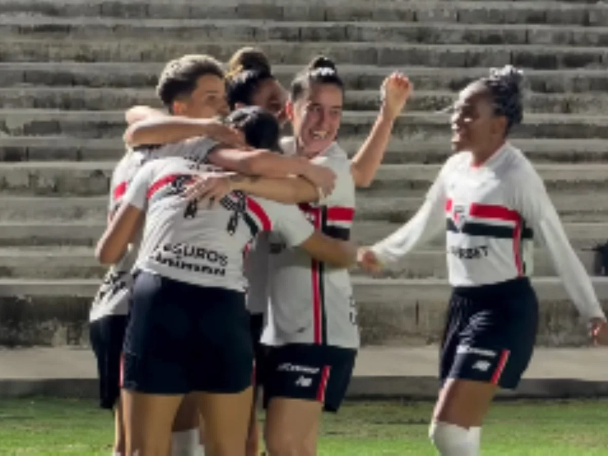 São Paulo vence Flamengo de virada na semifinal do Brasileirão Feminino