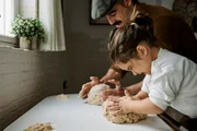 Rosca de coco fácil e econômica garante sabor de padaria em casa