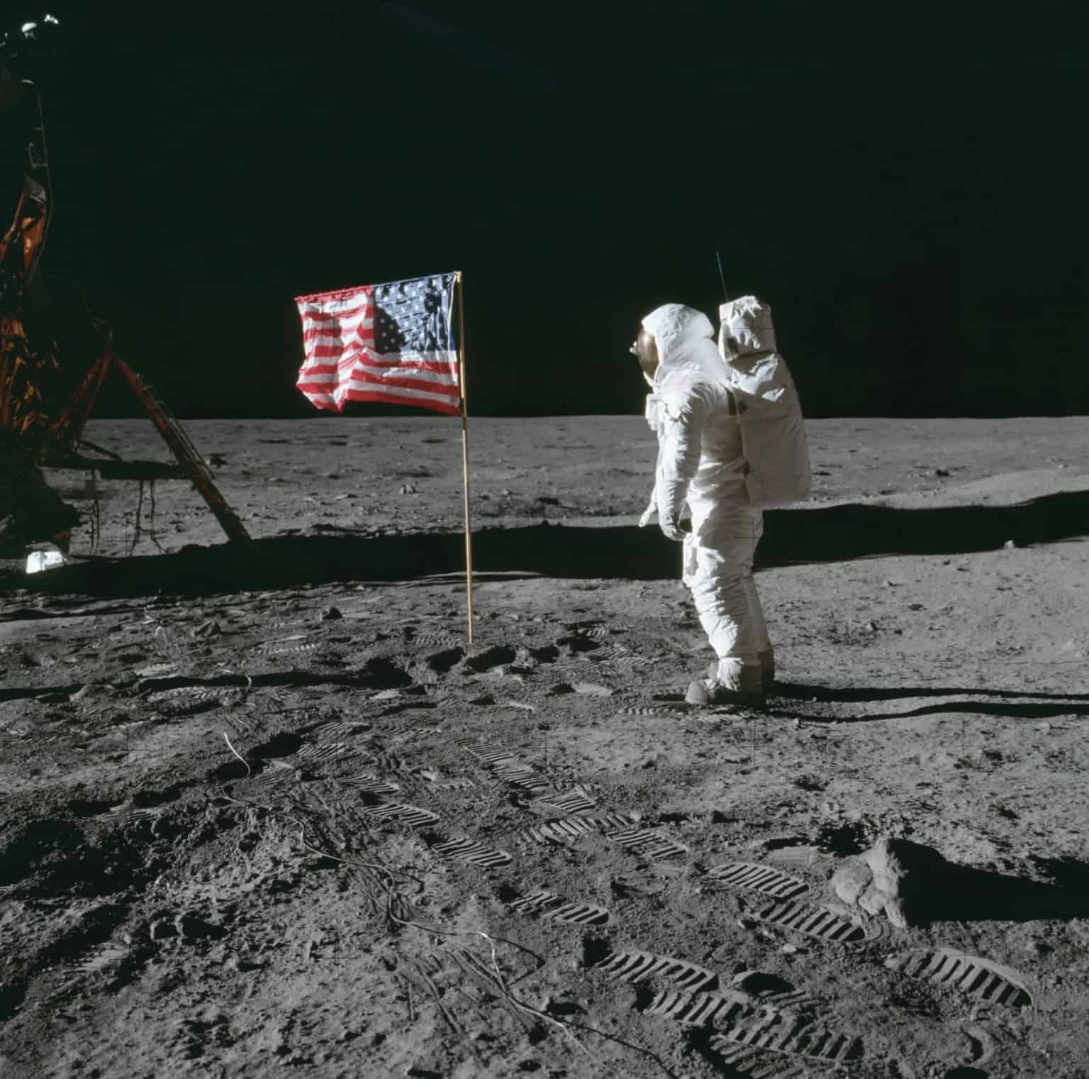 Cientistas querem procurar vestígios de tecnologia alienígena na Lua
